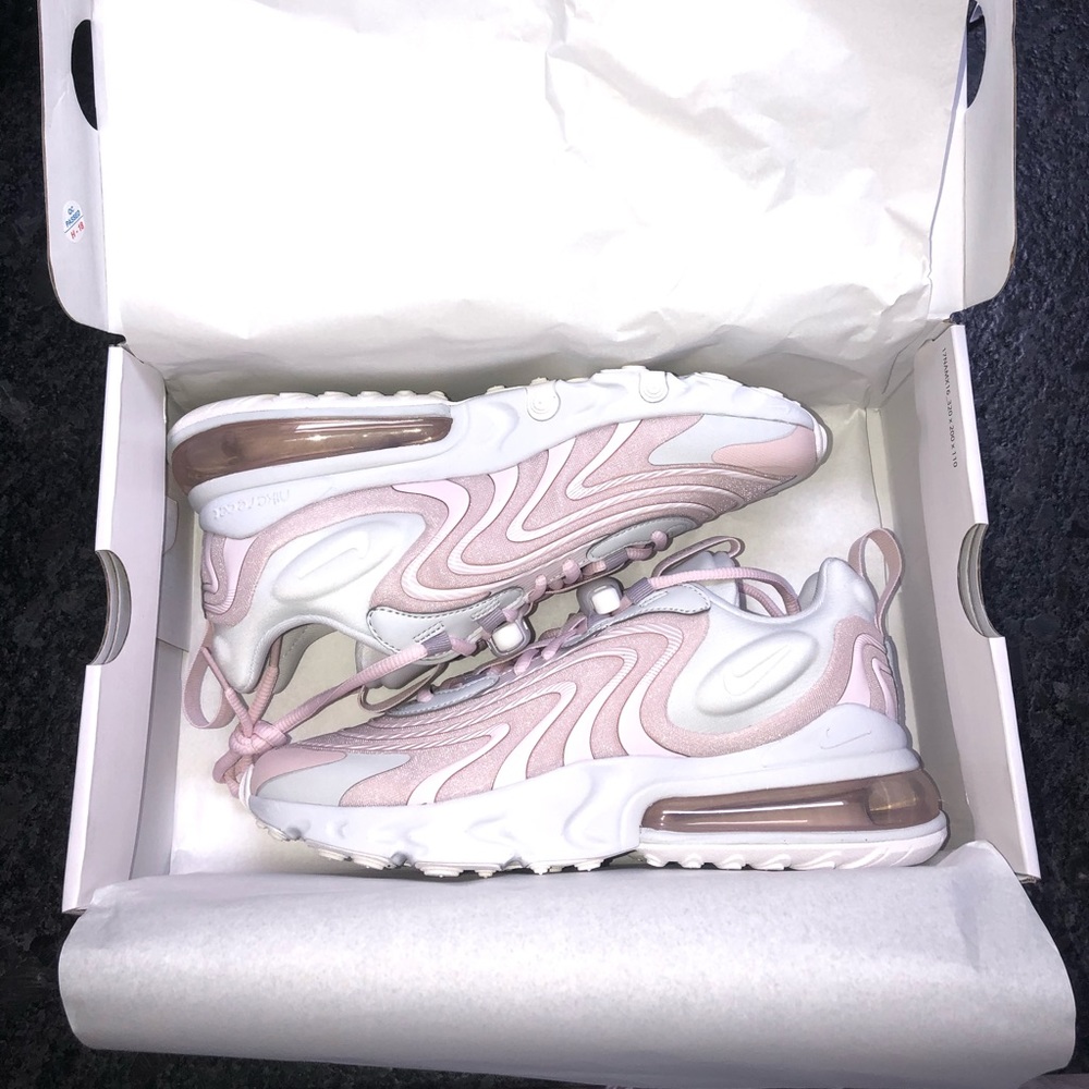 Pink Nike Airmax 270